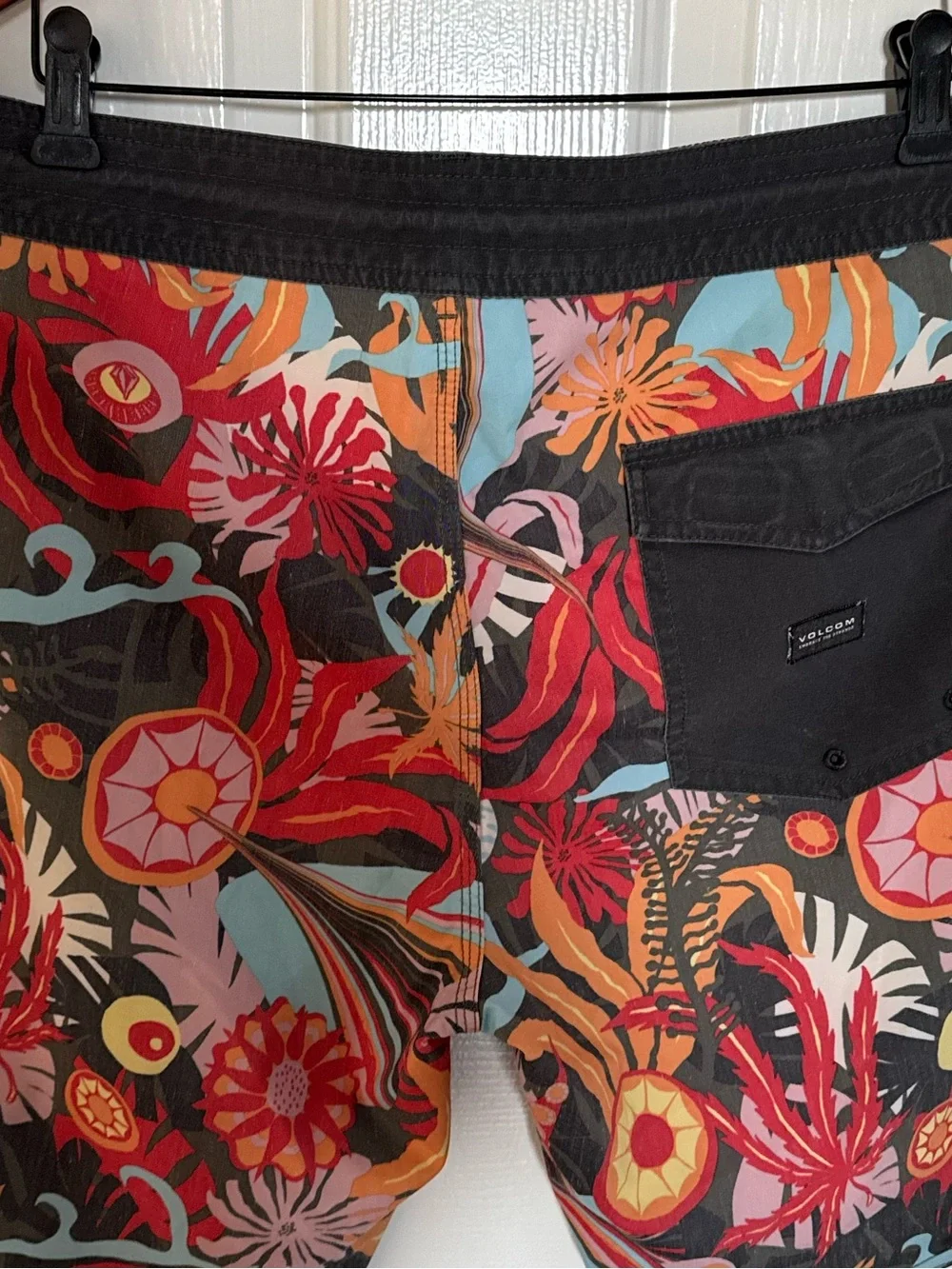 Mens Volcom Floral Multicolor Swim Trunks Size 33